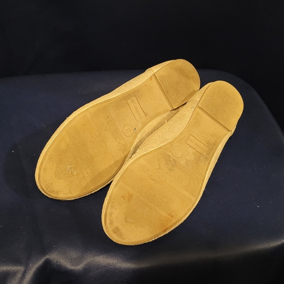 Flats - Picture 5 of 5